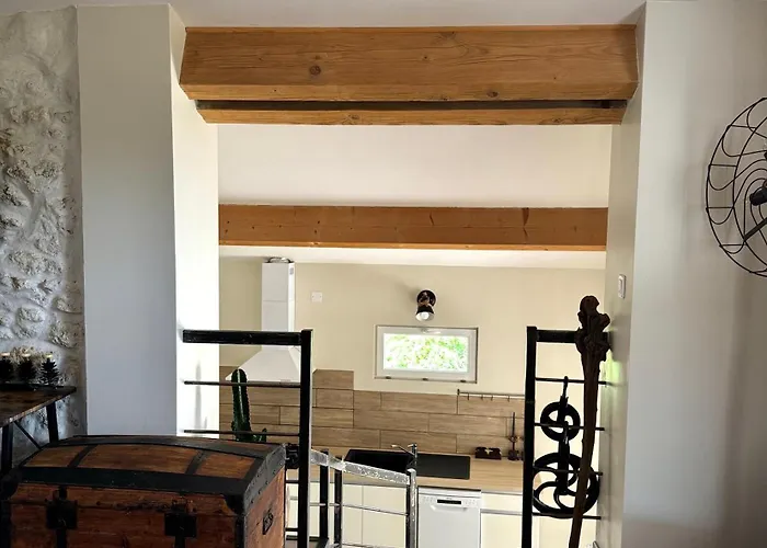 Hébergement de vacances De Charme à 10 Min De Narbonne *